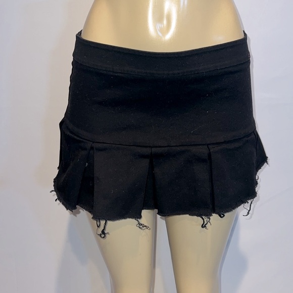 Limonata Black Pleated Skirt with distressed hem! - Picture 3 of 4